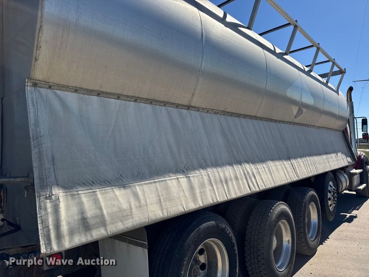 image for item EF2199 2014 Freightliner Business Class M2 feed delivery truck