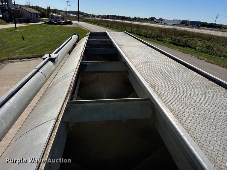 image for item EF2199 2014 Freightliner Business Class M2 feed delivery truck