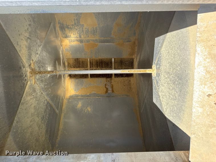 image for item EF2199 2014 Freightliner Business Class M2 feed delivery truck