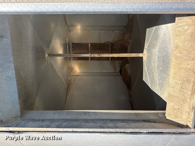 image for item EF2199 2014 Freightliner Business Class M2 feed delivery truck