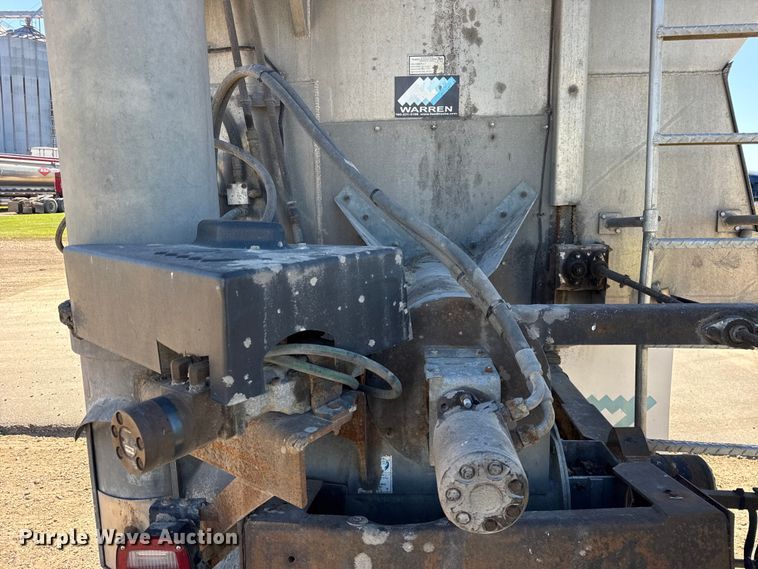 image for item EF2199 2014 Freightliner Business Class M2 feed delivery truck