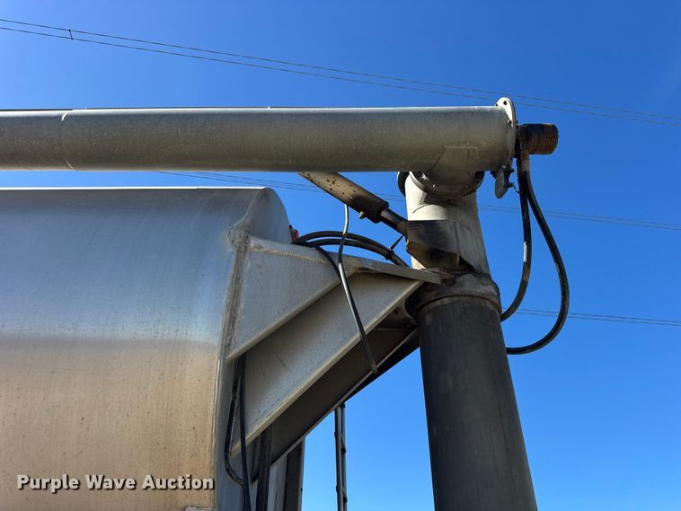 image for item EF2199 2014 Freightliner Business Class M2 feed delivery truck