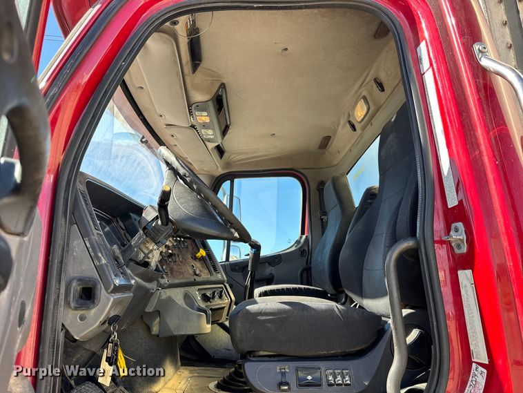 image for item EF2199 2014 Freightliner Business Class M2 feed delivery truck