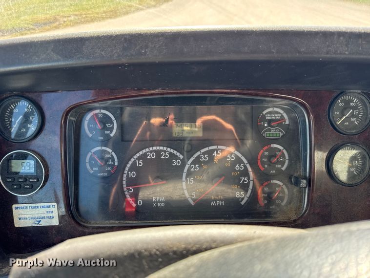 image for item EF2199 2014 Freightliner Business Class M2 feed delivery truck