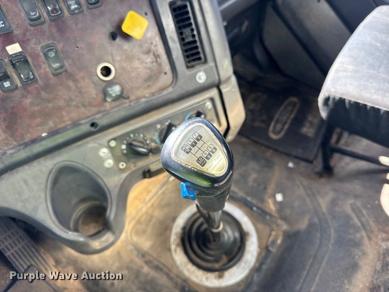 image for item EF2199 2014 Freightliner Business Class M2 feed delivery truck