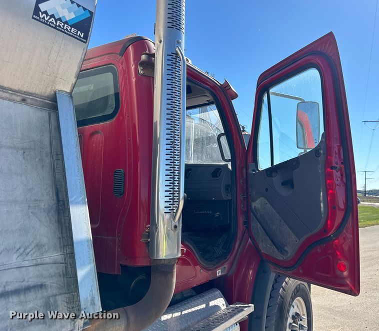 image for item EF2199 2014 Freightliner Business Class M2 feed delivery truck