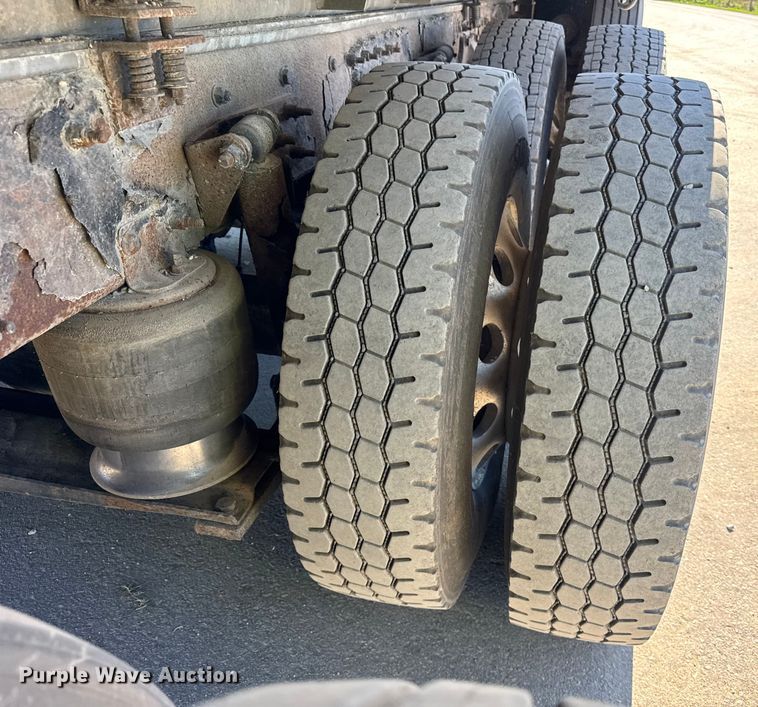 image for item EF2199 2014 Freightliner Business Class M2 feed delivery truck