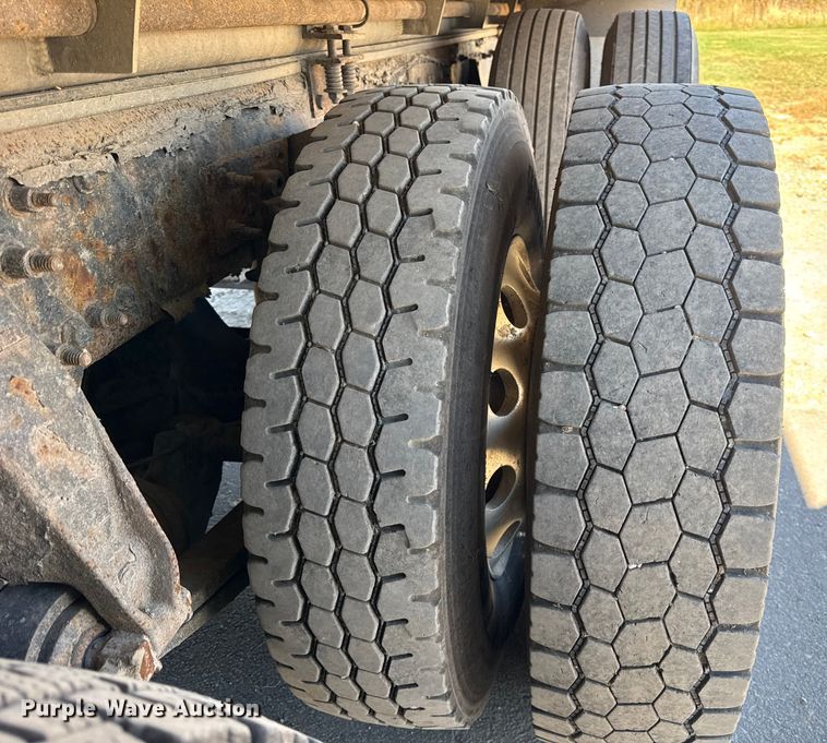 image for item EF2199 2014 Freightliner Business Class M2 feed delivery truck