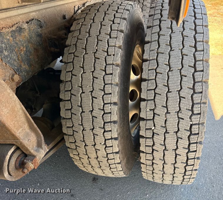 image for item EF2199 2014 Freightliner Business Class M2 feed delivery truck