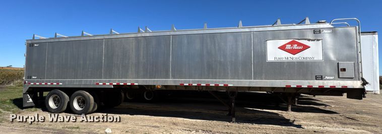 image for item EF2202 2011 CEI Pacer AT65 fertilizer delivery trailer