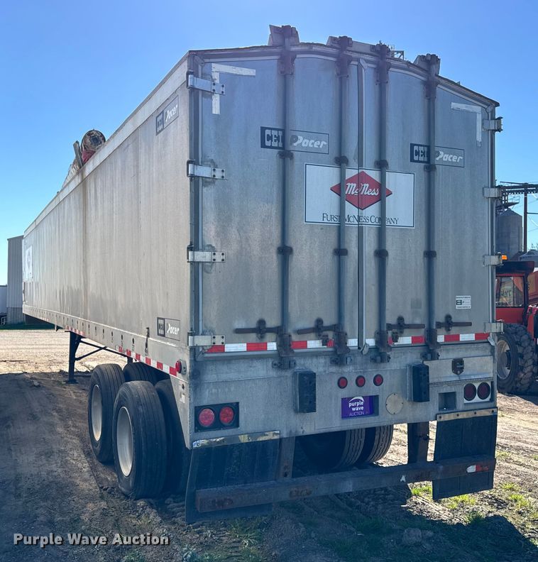 image for item EF2202 2011 CEI Pacer AT65 fertilizer delivery trailer