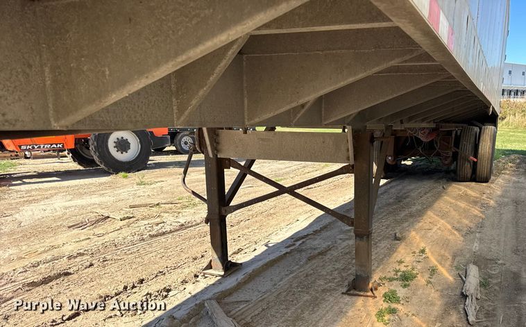 image for item EF2202 2011 CEI Pacer AT65 fertilizer delivery trailer