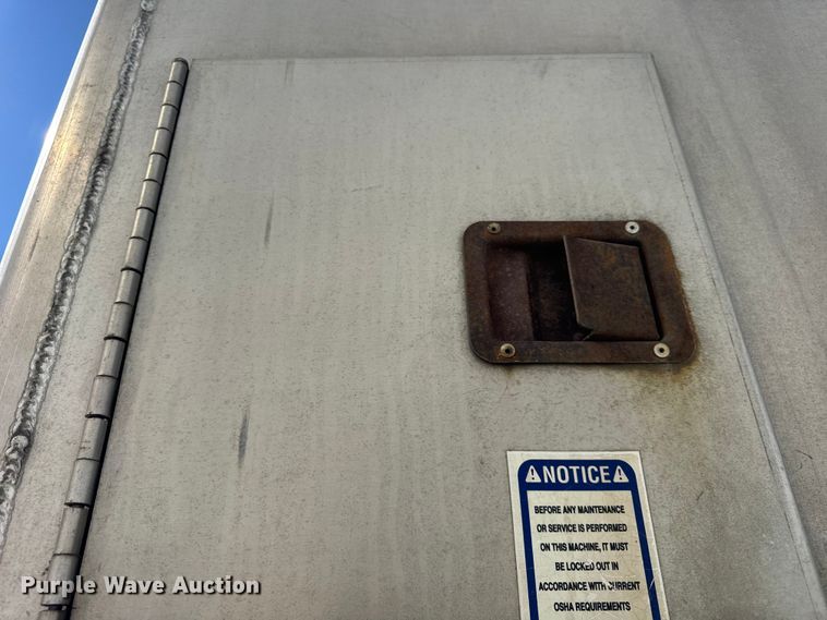 image for item EF2202 2011 CEI Pacer AT65 fertilizer delivery trailer