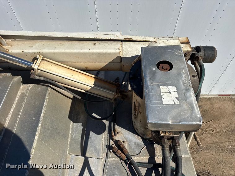 image for item EF2202 2011 CEI Pacer AT65 fertilizer delivery trailer