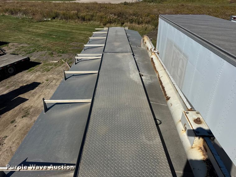 image for item EF2202 2011 CEI Pacer AT65 fertilizer delivery trailer