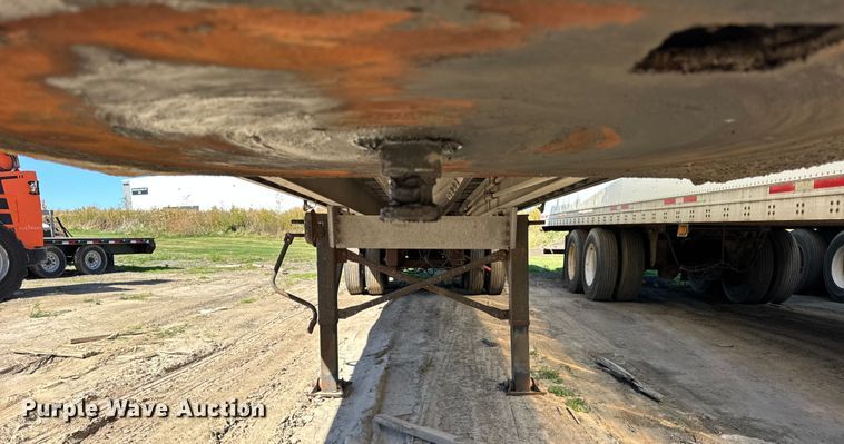 image for item EF2202 2011 CEI Pacer AT65 fertilizer delivery trailer