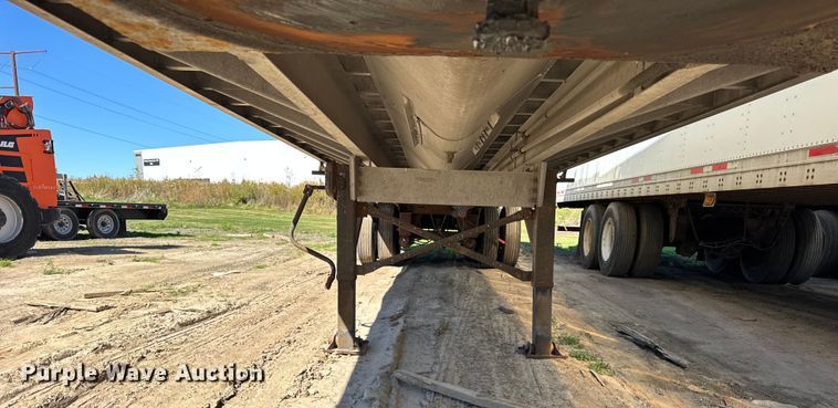 image for item EF2202 2011 CEI Pacer AT65 fertilizer delivery trailer