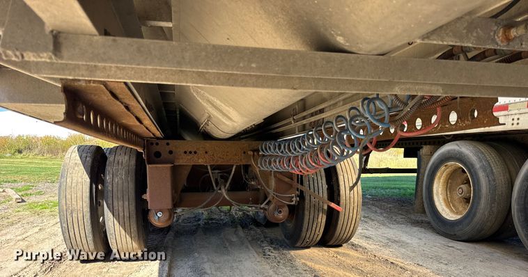 image for item EF2202 2011 CEI Pacer AT65 fertilizer delivery trailer