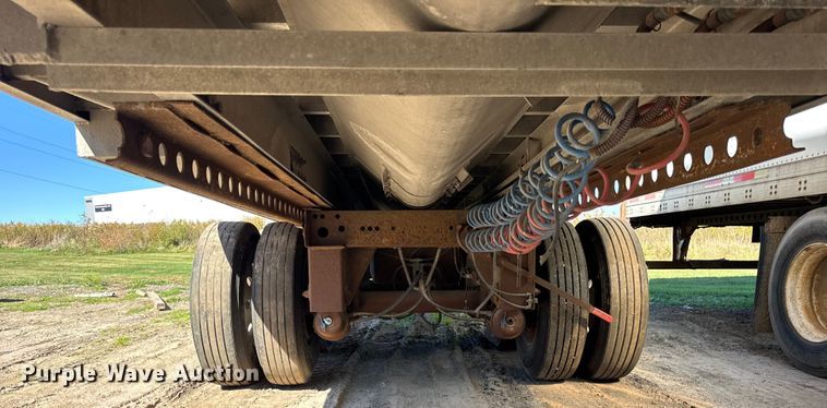 image for item EF2202 2011 CEI Pacer AT65 fertilizer delivery trailer