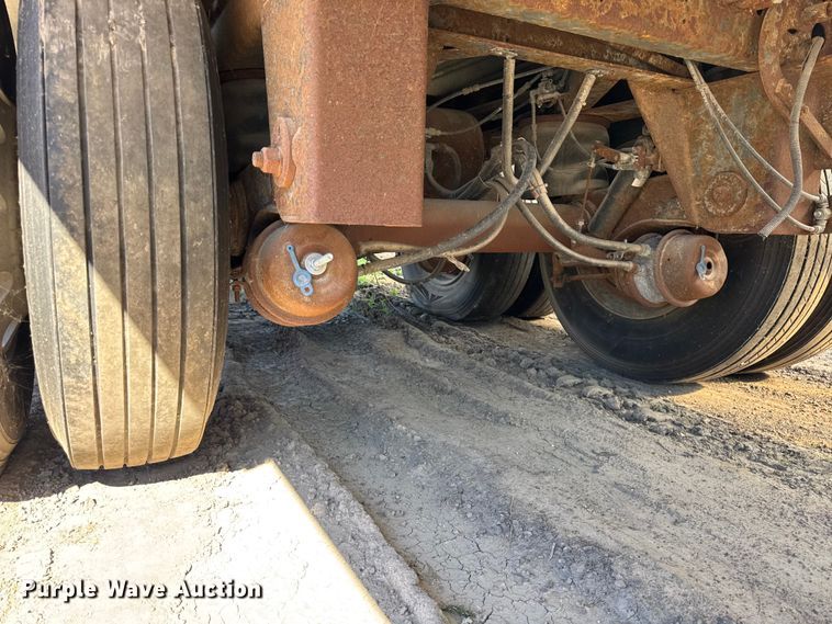 image for item EF2202 2011 CEI Pacer AT65 fertilizer delivery trailer