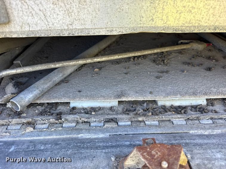 image for item EF2202 2011 CEI Pacer AT65 fertilizer delivery trailer