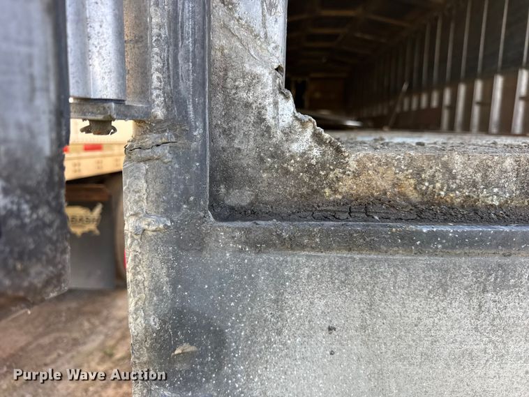 image for item EF2202 2011 CEI Pacer AT65 fertilizer delivery trailer