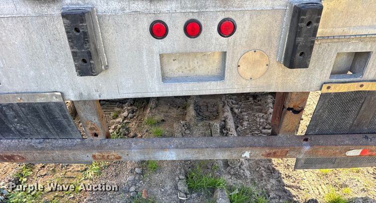 image for item EF2202 2011 CEI Pacer AT65 fertilizer delivery trailer