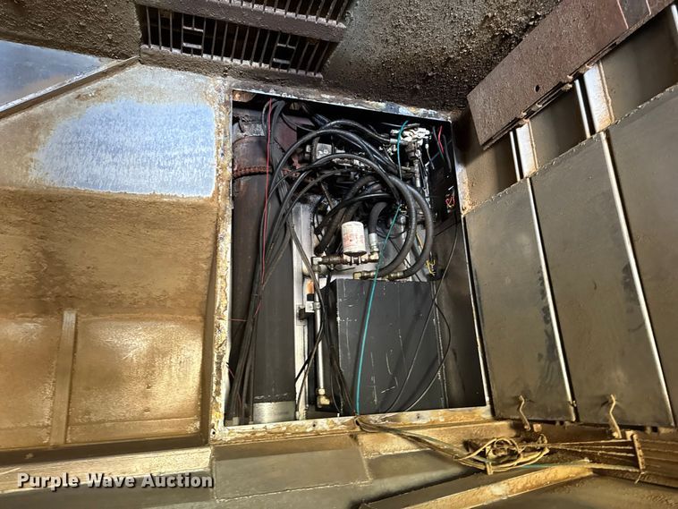 image for item EF2202 2011 CEI Pacer AT65 fertilizer delivery trailer