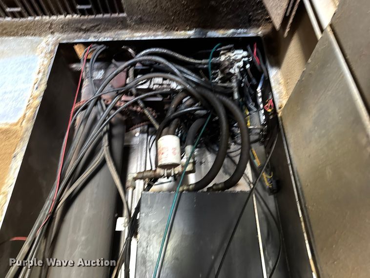 image for item EF2202 2011 CEI Pacer AT65 fertilizer delivery trailer