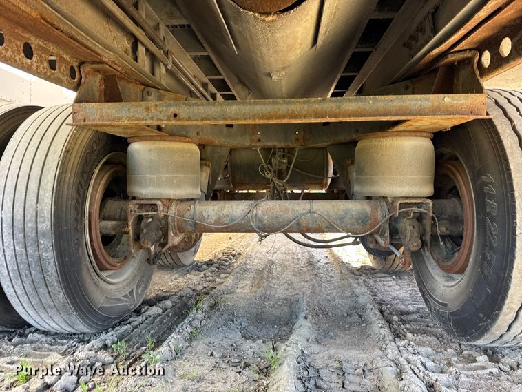 image for item EF2202 2011 CEI Pacer AT65 fertilizer delivery trailer