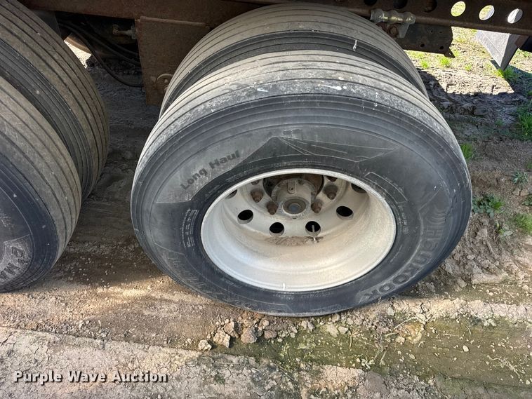 image for item EF2202 2011 CEI Pacer AT65 fertilizer delivery trailer