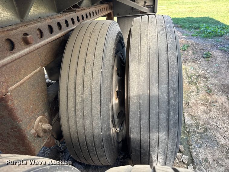 image for item EF2202 2011 CEI Pacer AT65 fertilizer delivery trailer