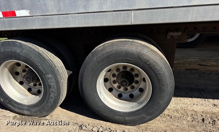 image for item EF2202 2011 CEI Pacer AT65 fertilizer delivery trailer