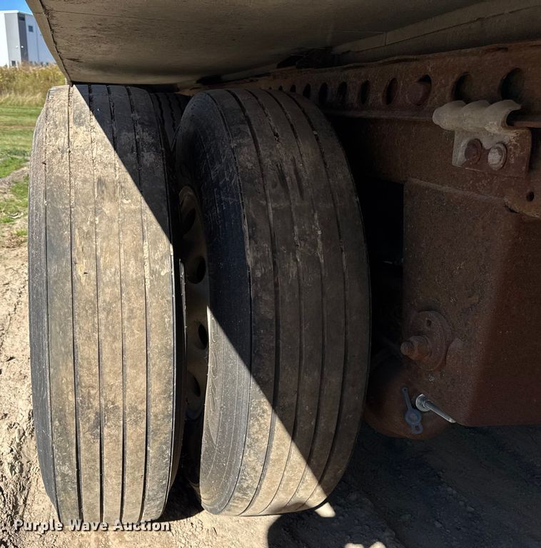 image for item EF2202 2011 CEI Pacer AT65 fertilizer delivery trailer