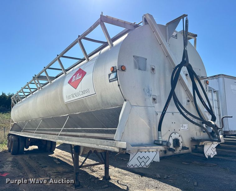 image for item EF2203 2008 Warren AT38SRTV9 feed delivery trailer