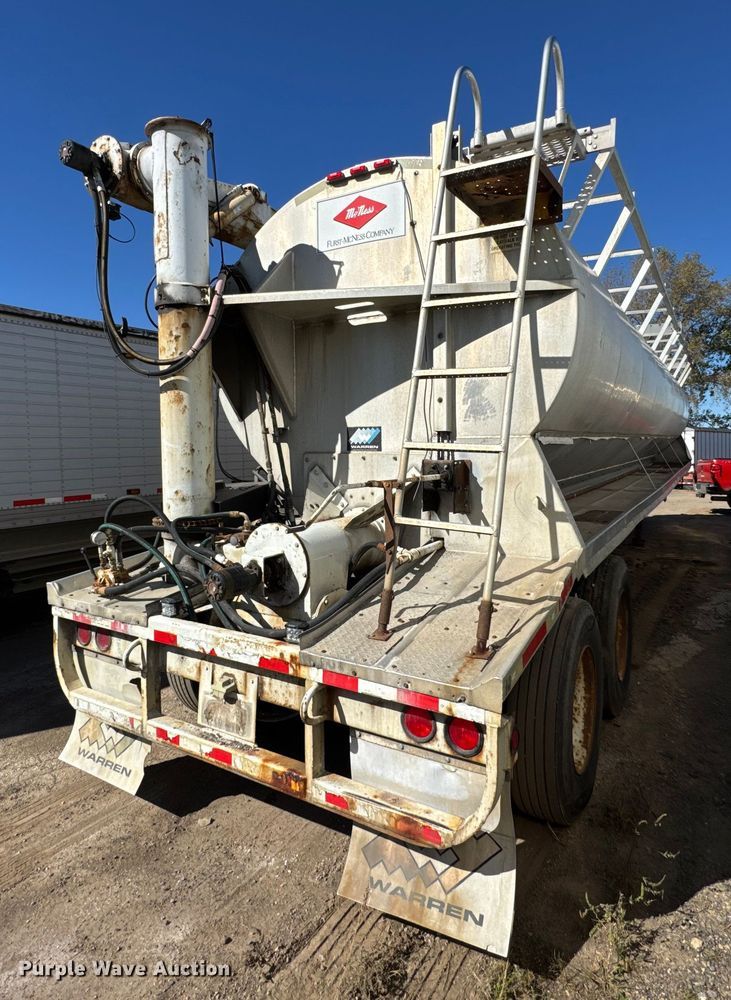 image for item EF2203 2008 Warren AT38SRTV9 feed delivery trailer