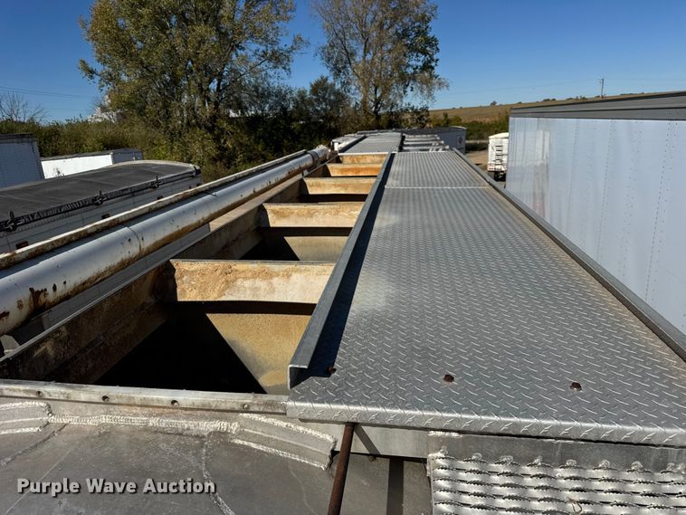 image for item EF2203 2008 Warren AT38SRTV9 feed delivery trailer