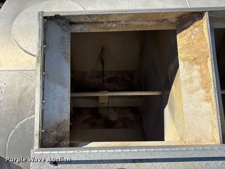 image for item EF2203 2008 Warren AT38SRTV9 feed delivery trailer