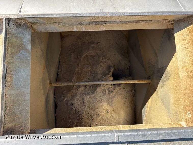 image for item EF2203 2008 Warren AT38SRTV9 feed delivery trailer