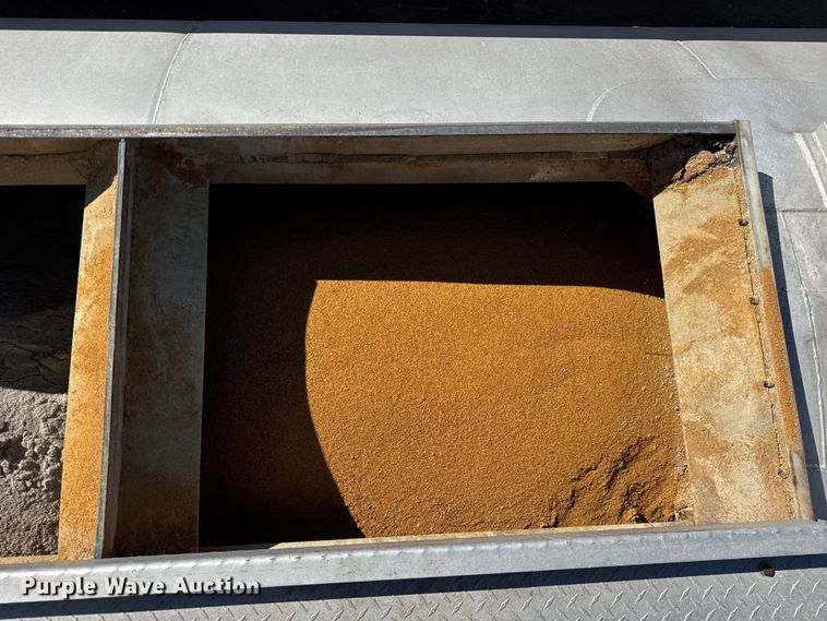 image for item EF2203 2008 Warren AT38SRTV9 feed delivery trailer