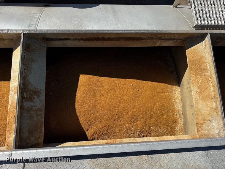 image for item EF2203 2008 Warren AT38SRTV9 feed delivery trailer