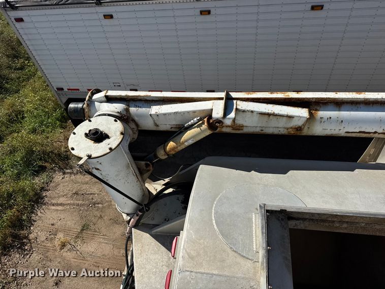 image for item EF2203 2008 Warren AT38SRTV9 feed delivery trailer