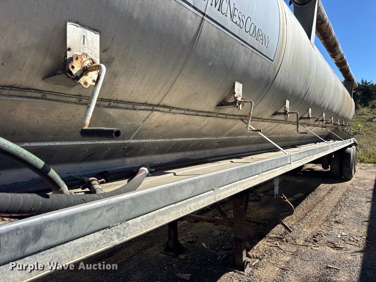 image for item EF2203 2008 Warren AT38SRTV9 feed delivery trailer