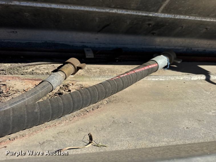 image for item EF2203 2008 Warren AT38SRTV9 feed delivery trailer