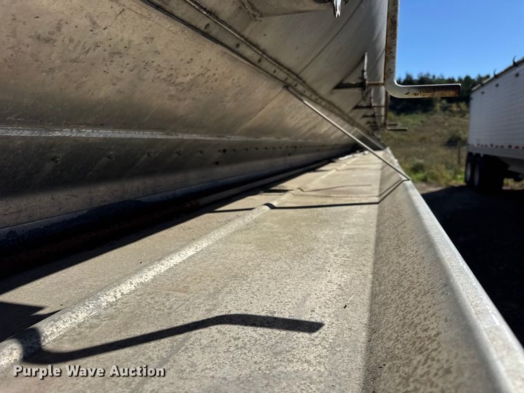 image for item EF2203 2008 Warren AT38SRTV9 feed delivery trailer