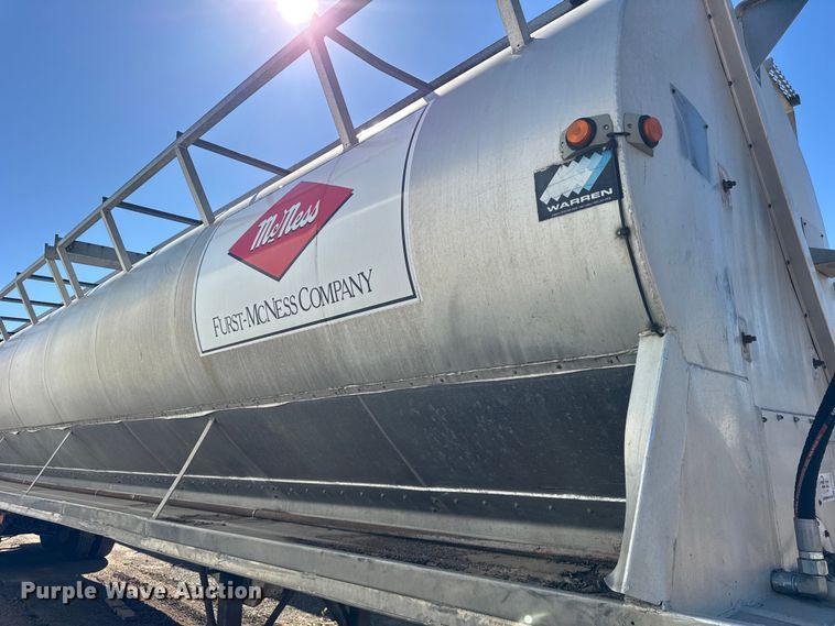 image for item EF2203 2008 Warren AT38SRTV9 feed delivery trailer