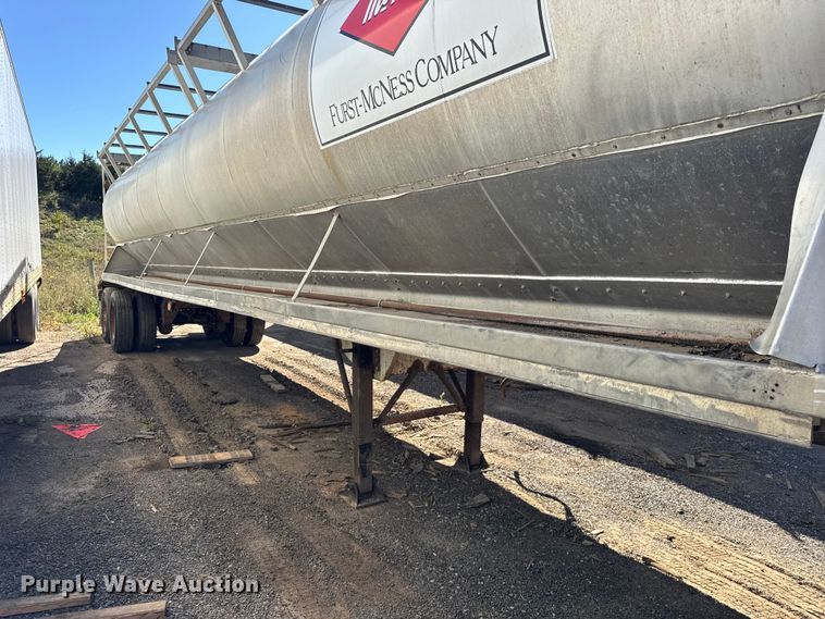 image for item EF2203 2008 Warren AT38SRTV9 feed delivery trailer