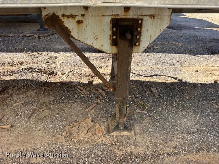 image for item EF2203 2008 Warren AT38SRTV9 feed delivery trailer