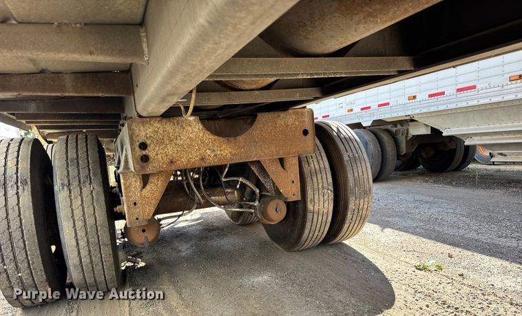 image for item EF2203 2008 Warren AT38SRTV9 feed delivery trailer