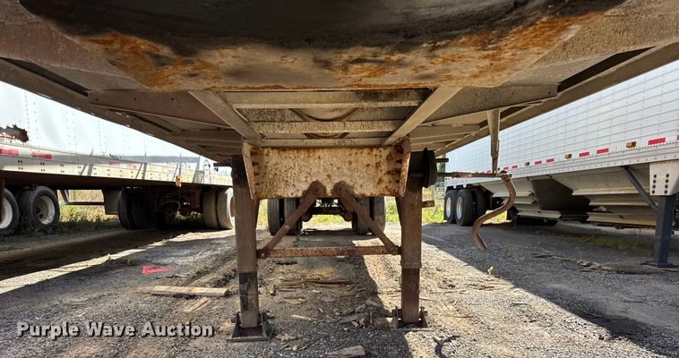 image for item EF2203 2008 Warren AT38SRTV9 feed delivery trailer